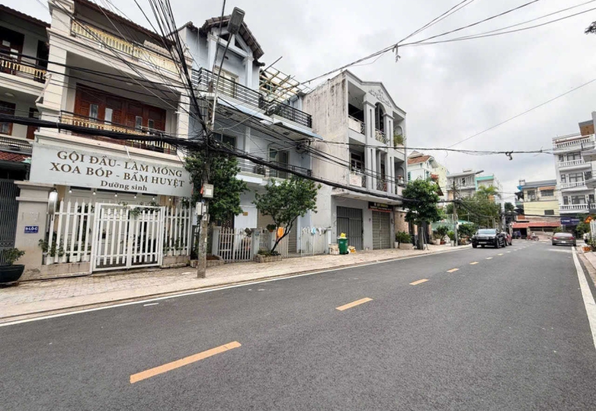 Nhà mặt tiền đường số 1 KDC Tân Thuận phường Phú Thuận 