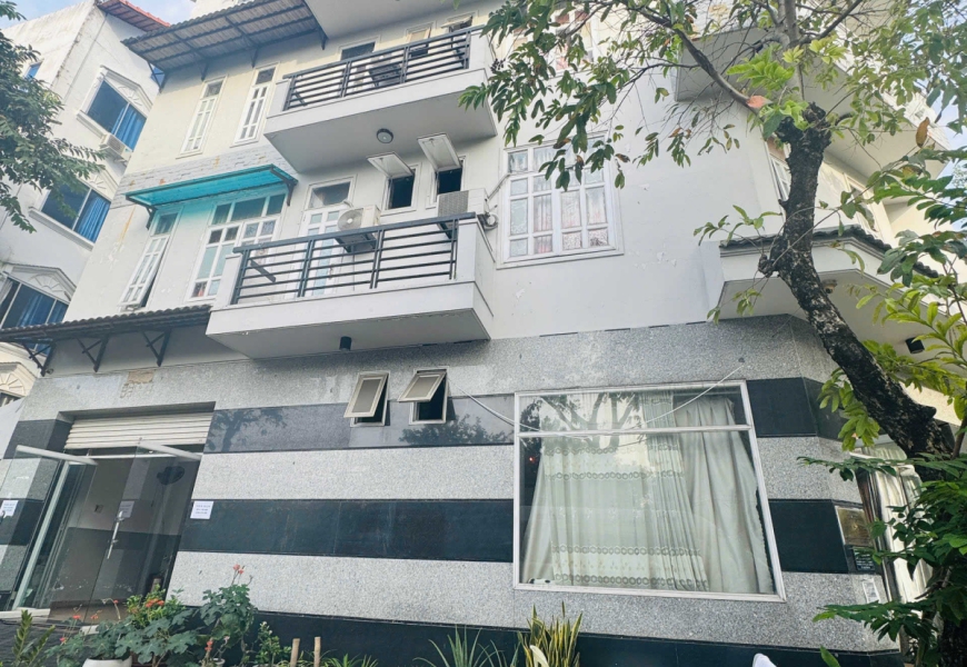 0909227199 Giảm Mạnh 2 Tỷ Chỉ Còn 25 Tỷ  Bán Nhà Đang Kinh Doanh KDC ven sông đối diện trường R.Mit Quận 7 