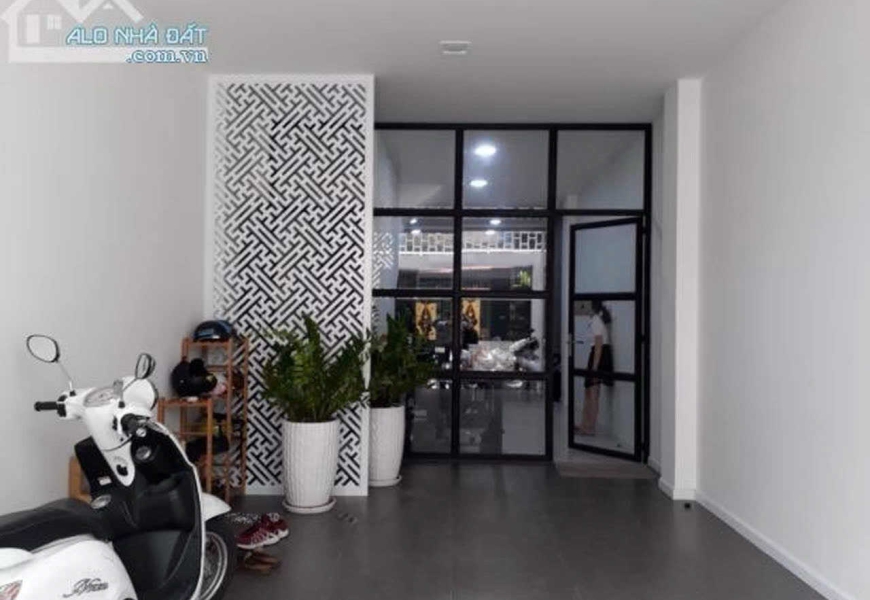 Mặt tiền đường số 16 P.Tân Phú Quận 7 ( nay là Phường Tân Mỹ TP.HCM )