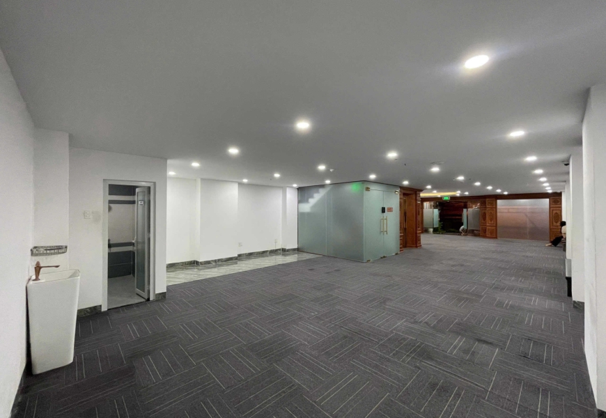 Cho thuê mặt bằng tầng trệt Mt đường số 43 