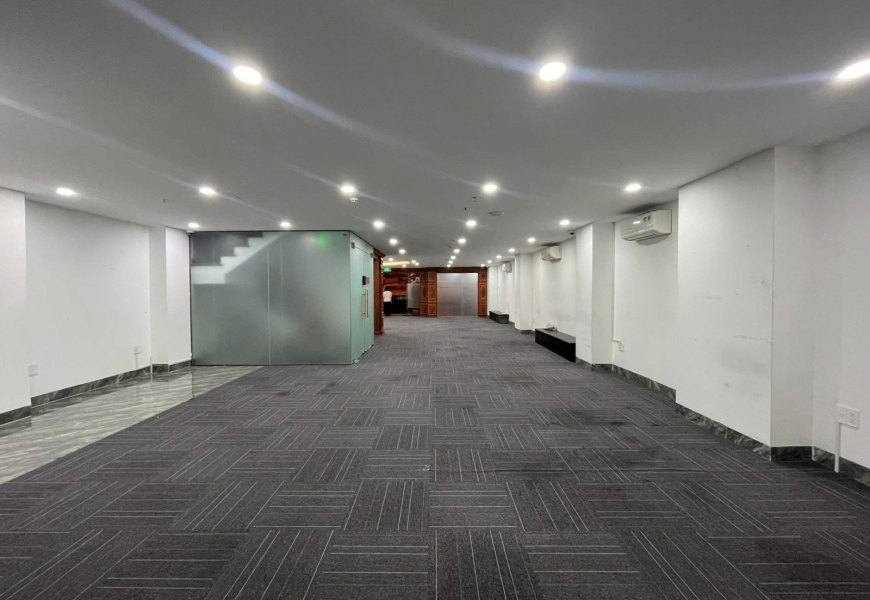 Cho thuê mặt bằng tầng trệt Mt đường số 43 