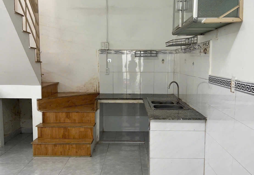 Nhà hẻm 994/18 huỳnh tấn phát q7