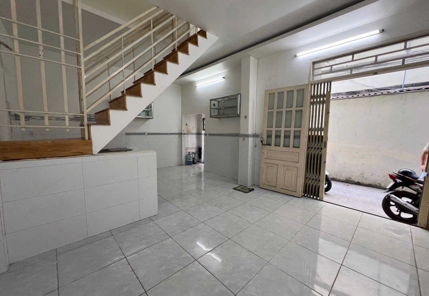 Nhà hẻm 994/18 huỳnh tấn phát q7