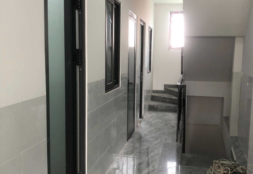 Bán chdv mới 100% hẻm 4m đường Bùi văn Ba.....Giá 12 tỷ 