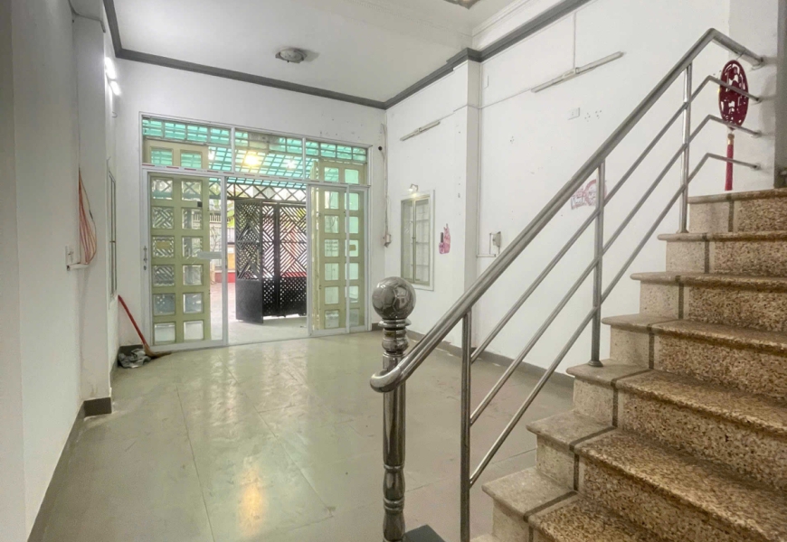 Bán nhà 3 lầu mặt tiền đường 62 lâm văn bền, p. Tân Hưng, ( Q7 cũ ) 