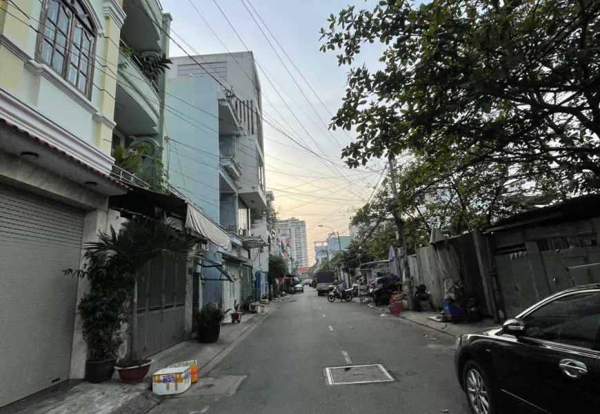 Bán nhà mới cao cấp ngay Đường lâm văn bền, Quận7