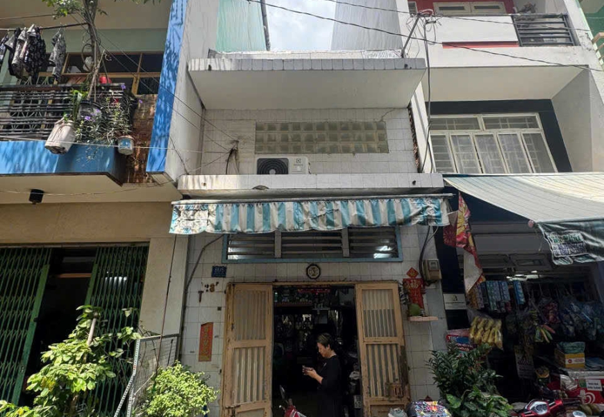 Bán Nhà Hẻm Rộng 8m,Đường Hùng Vương.Quận 10, TPHCM