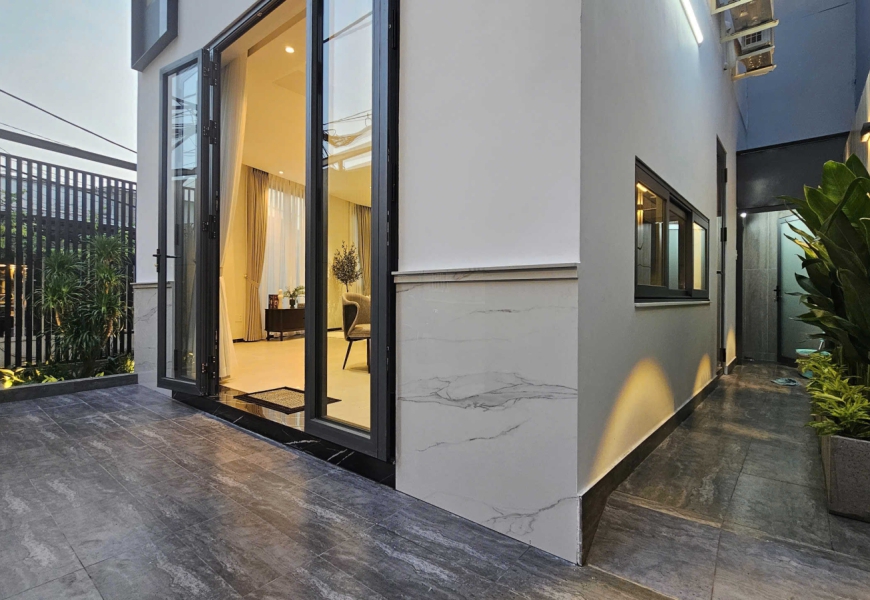 0914020039 EM DUNG BÁN NHÀ PHỐ GÓC 2 MẶT TIỀN THOÁNG MÁT, XÂY MỚI 100%, CÁCH ĐƯỜNG DƯƠNG CÁT LỢI CHỈ 30M, NHÀ BÈ