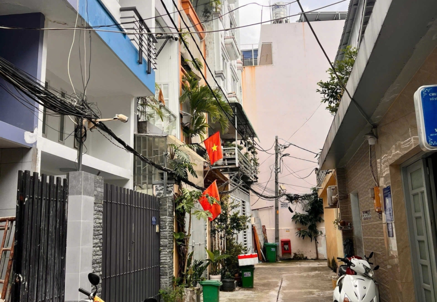 CHÍNH CHỦ CẦN BÁN NHÀ RỘNG, GIÁ RẺ, NHÀ HẺM XE HƠI, HẺM 803 ĐƯỜNG HUỲNH TẤN PHÁT, PHÚ THUẬN, QUẬN 7