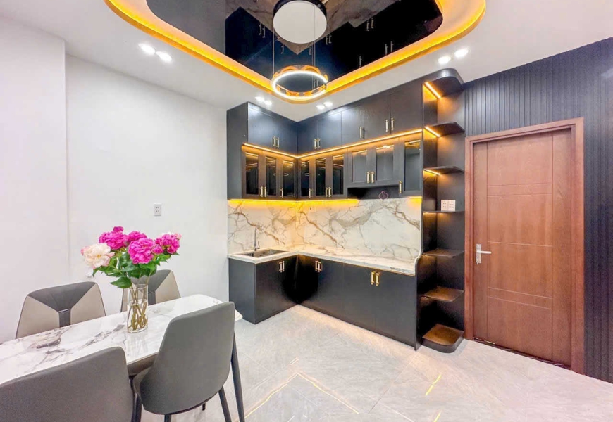 BÁN NHÀ ĐẸP SỔ HỒNG RIÊNG HẺM 1834 LÔ NHÌ CÁCH HUỲNH TẤN PHÁT - 10M