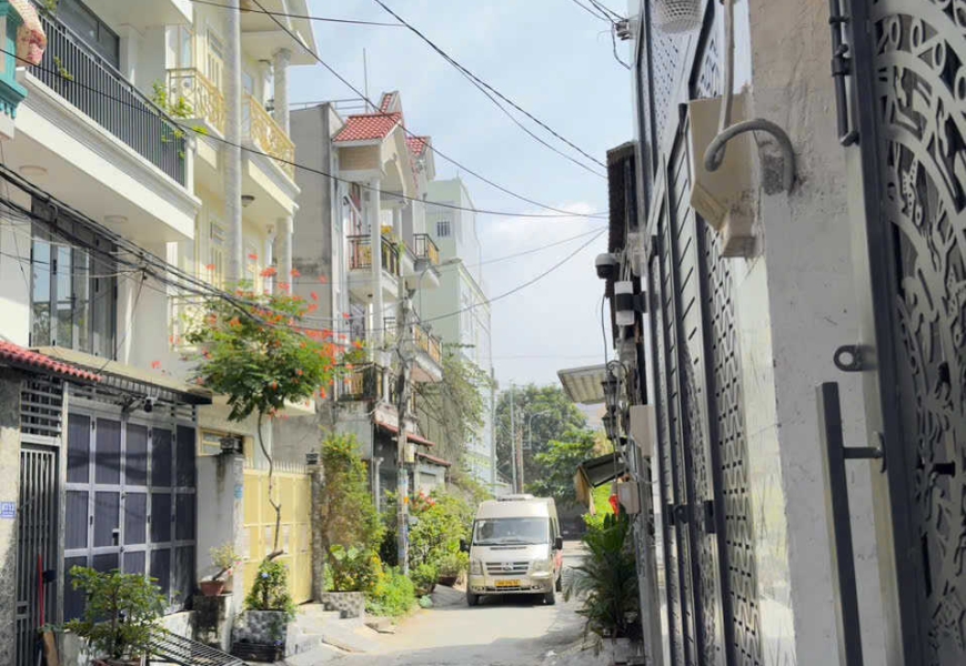 Bán nhà hẻm 67/29 Đào tông nguyên nhà bè xe hơi trước nhà