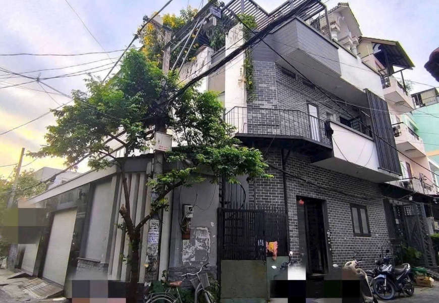 HẠ 4 TỶ BÁN GẤP  BÁN NHÀ 3 MẶT TIỀN THÔNG   Vị trí: 109/28 đường số 4, P. Bình Hưng Hòa A