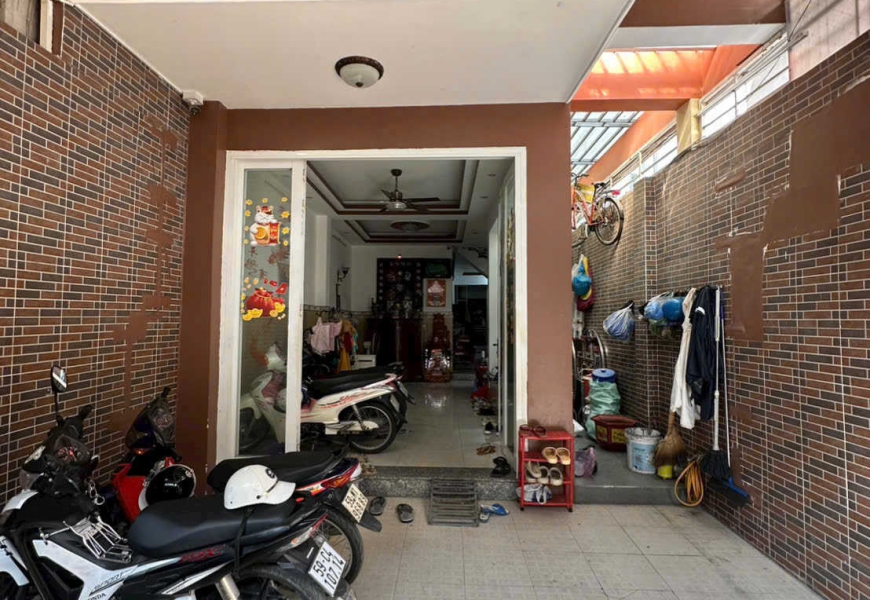 BÁN [Quận 7 - Cầu Tân Thuận 1] CĂN HỘ DỊCH VỤ 16 PHÒNG – 5 TẦNG KIÊN CỐ – NỞ HẬU 7.5M – CÁCH MẶT TIỀN 30M – GIÁ CHỈ 13,5 TỶ  (Bớt Lộc)