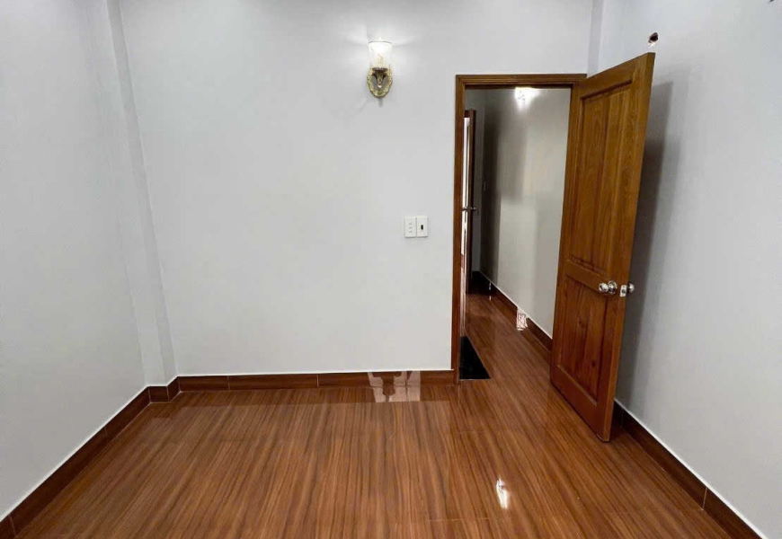 Giá: 3ty990 ( thương lượng)  NHÀ ĐƯỜNG HUỲNH TẤN PHÁT THÔNG NGUYỄN VĂN LINH (CÁCH XE HƠI CHỈ 30m)