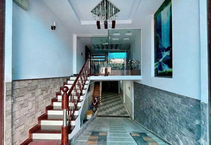 Cho Thuê Nhà Nguyễn Căn 1 Hầm 1 Trệt 3 Lầu Sân Thượng, Giá 30 Triệu 1 Tháng