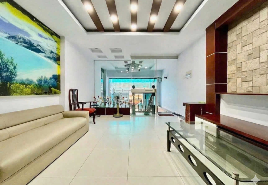 Cho Thuê Nhà Nguyễn Căn 1 Hầm 1 Trệt 3 Lầu Sân Thượng, Giá 30 Triệu 1 Tháng