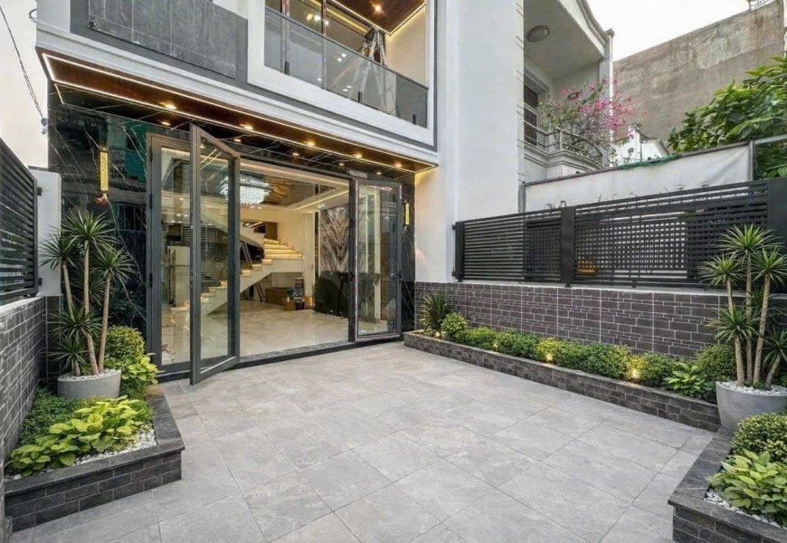 Bán Nhà Góc 2 Mặt Tiền Kinh Hẻm 1716 Huỳnh Tấn Phát - 6Tỷ200 