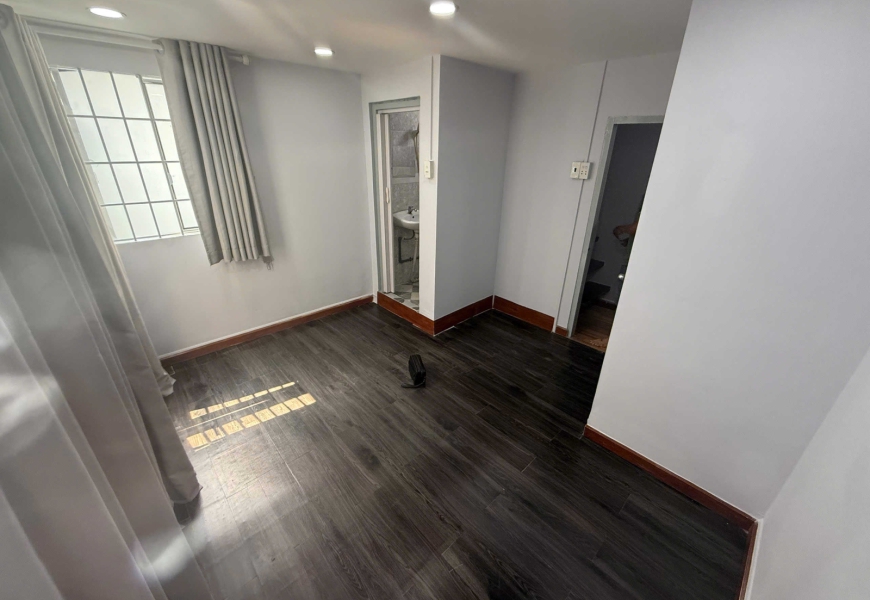 Nhà mới Nhà 3 Tầng TRẦN HƯNG ĐẠO, Q5 cách mặt tiền 80m