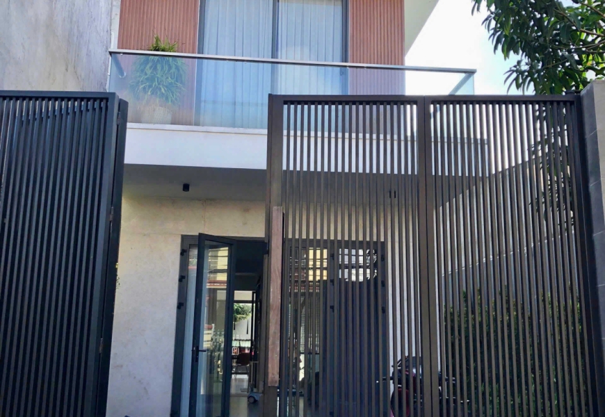 BÁN NHÀ ĐẸP ĐƯỜNG CHUYÊN DÙNG 9, QUẬN 7 - TẶNG FULL NỘI THẤT