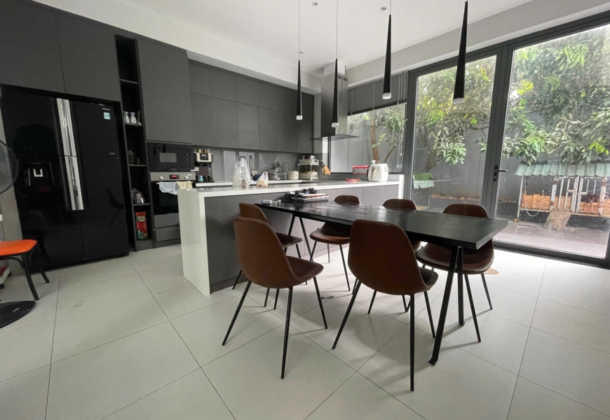 BÁN NHÀ ĐẸP ĐƯỜNG CHUYÊN DÙNG 9, QUẬN 7 - TẶNG FULL NỘI THẤT