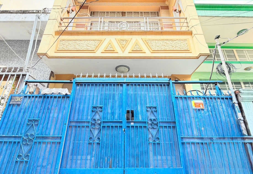 SIÊU PHẨM MỚI XUẤT HIỆN - 2 LẦU + SÂN THƯỢNG TRƯỚC - VỊ TRÍ MẶT TIỀN KINH DOANH - XE HƠI CHẠY TỚI NHÀ - HẺM 1027 THÔNG QUA 1113 - QUẬN 7