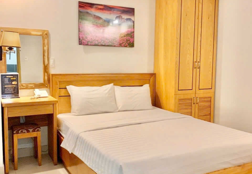 Bán khách sạn DIAMOND HOTEL góc 2 mặt tiền đường số 85 và 42 Phường Tân Quy. Quận 7 vị trí sát Nguyễn thị thập  P. Tân Hưng ( Q7 cũ )