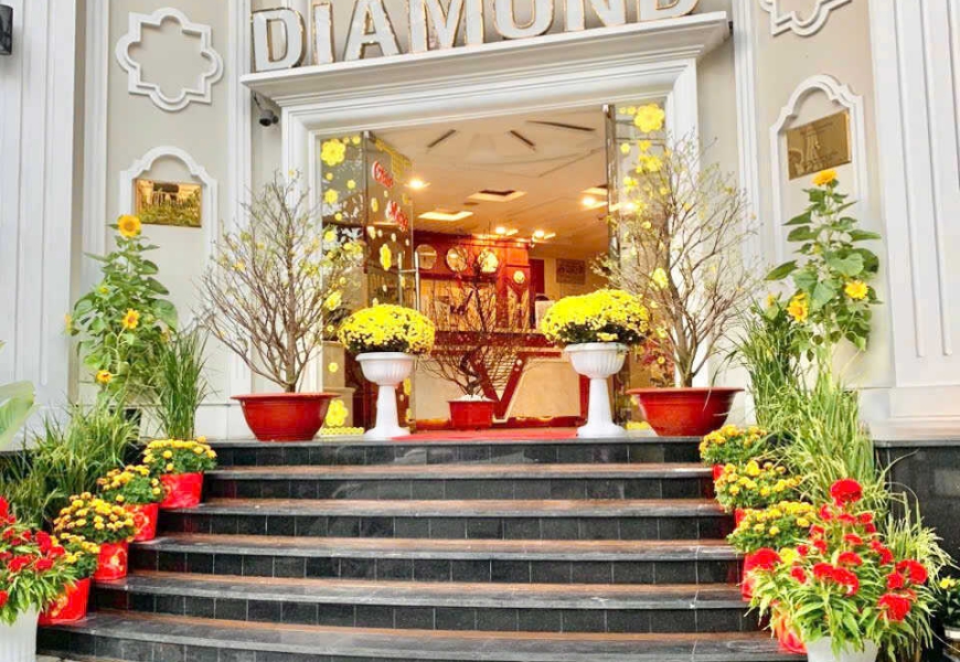 Bán khách sạn DIAMOND HOTEL góc 2 mặt tiền đường số 85 và 42 Phường Tân Quy. Quận 7 vị trí sát Nguyễn thị thập  P. Tân Hưng ( Q7 cũ )