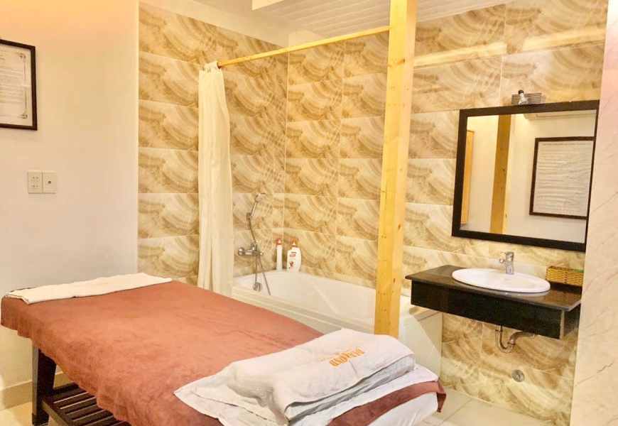 Bán khách sạn DIAMOND HOTEL góc 2 mặt tiền đường số 85 và 42 Phường Tân Quy. Quận 7 vị trí sát Nguyễn thị thập  P. Tân Hưng ( Q7 cũ )