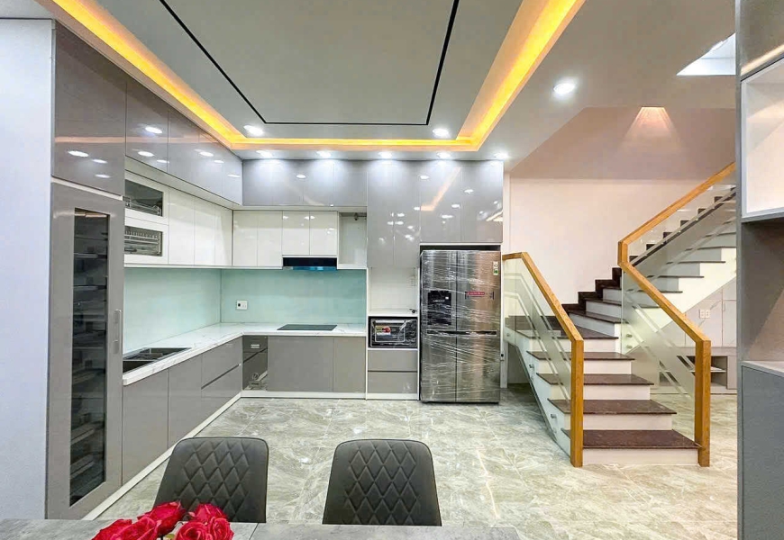 BÁN NHÀ PHỐ HIỆN ĐẠI 3 TẦNG ĐƯỜNG HUỲNH TẤN PHÁT NHÀ BÈ