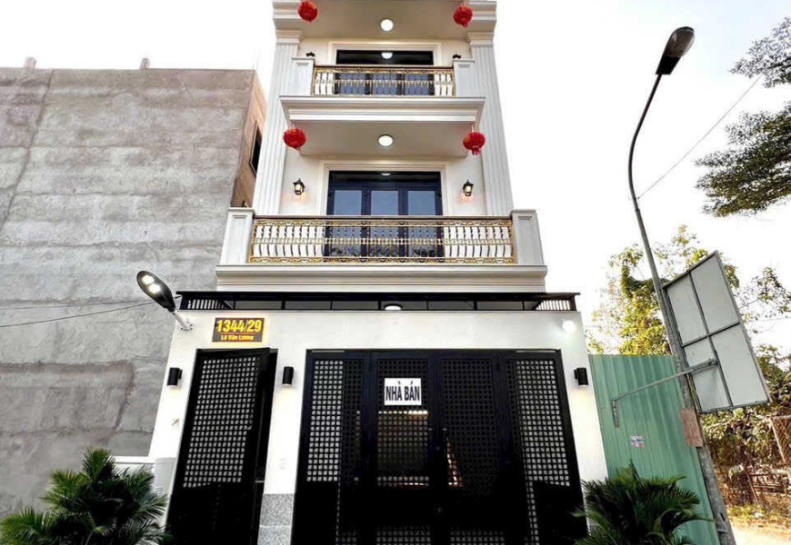 * Nhà Hoàn Thiện Ngoài + THÔ BÊN TRONG.     (8,4tỷ - 8,4tỷ - 8,4tỷ)   * Nhà Hoàn Thiện full nt (9,6tỷ + Thang Máy 400tr) .  1. XD (5x16m) 1trệt 2lầu, sân thượng (Nhà 4mặt Thoáng).  - Đã Gắn Pin NLMT + Chờ Thang Máy. - Đã Gắn Hệ Thống cửa nhôm xingfa Nhập,