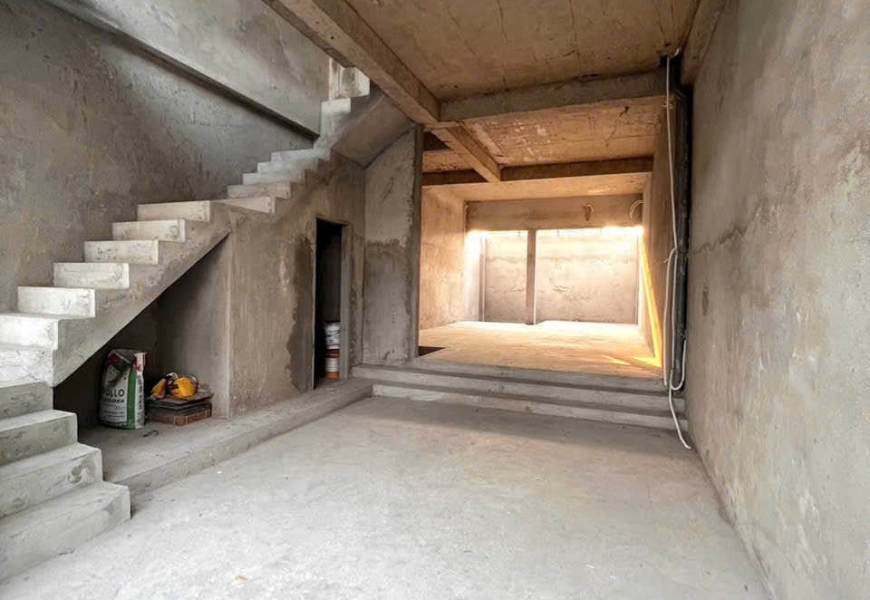 * Nhà Hoàn Thiện Ngoài + THÔ BÊN TRONG.     (8,4tỷ - 8,4tỷ - 8,4tỷ)   * Nhà Hoàn Thiện full nt (9,6tỷ + Thang Máy 400tr) .  1. XD (5x16m) 1trệt 2lầu, sân thượng (Nhà 4mặt Thoáng).  - Đã Gắn Pin NLMT + Chờ Thang Máy. - Đã Gắn Hệ Thống cửa nhôm xingfa Nhập,