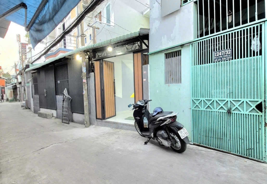 Bán nhà mặt tiền hẻm nở hậu kinh doanh buôn bán được 1247/ Huỳnh Tấn Phát- Phú Thuận q7