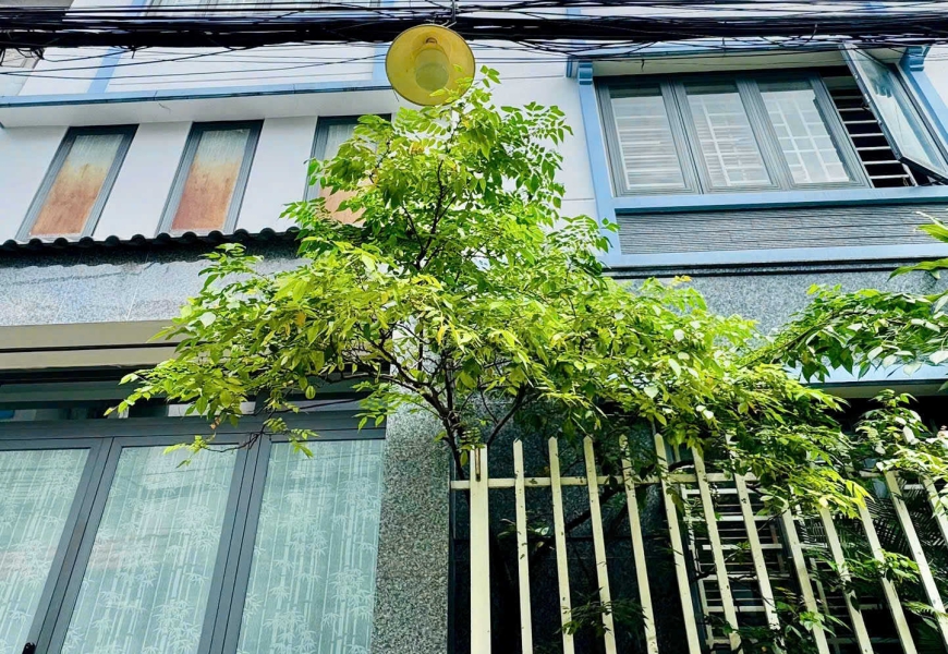 Cho thuê nhà nguyên căn đường số 79, sau lưng Lotte, quận 7