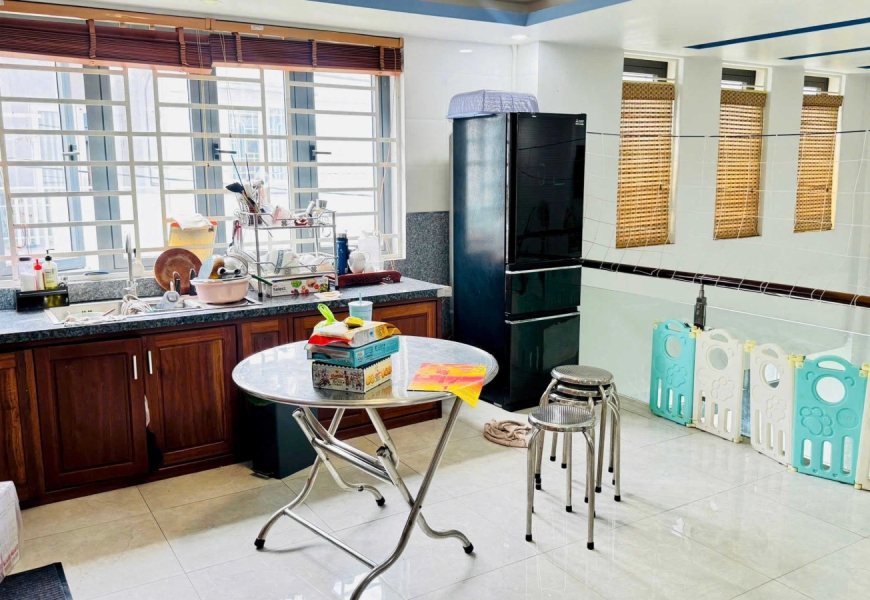 Cho thuê nhà nguyên căn đường số 79, sau lưng Lotte, quận 7