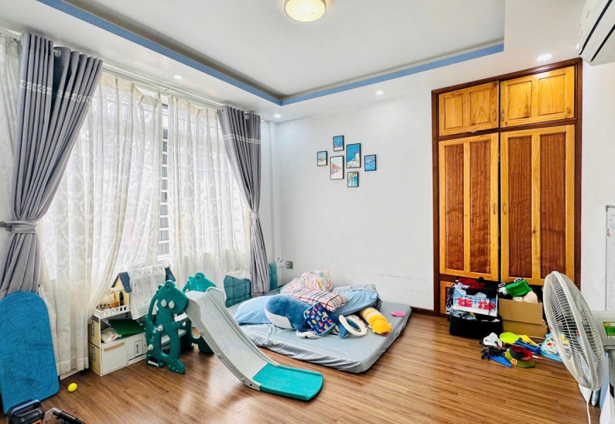 Cho thuê nhà nguyên căn đường số 79, sau lưng Lotte, quận 7