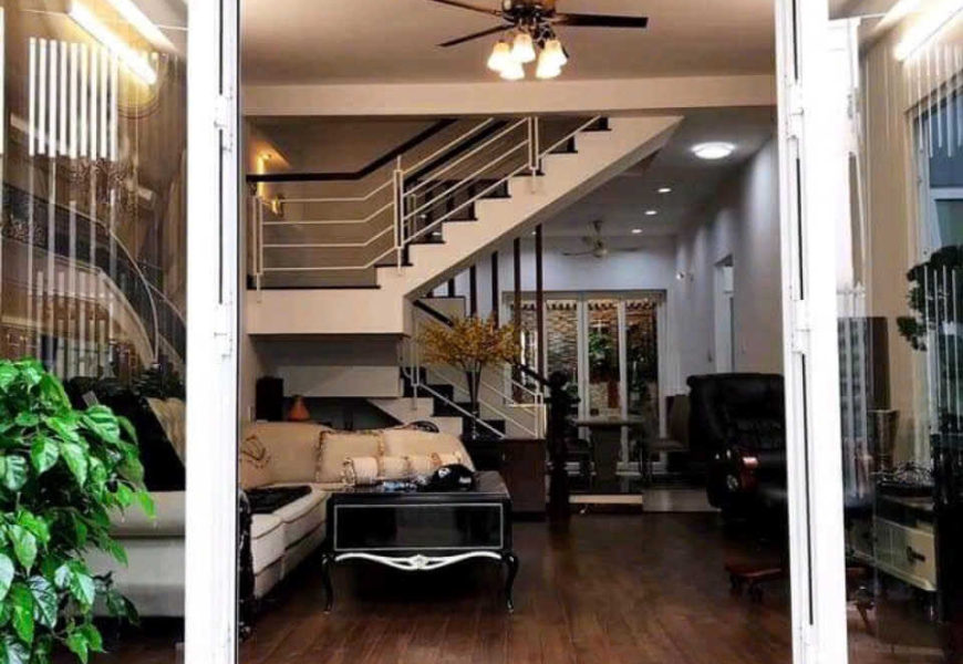 Cần bán nhà Huỳnh Tấn Phát, phường Phú Thuận,Quận 7