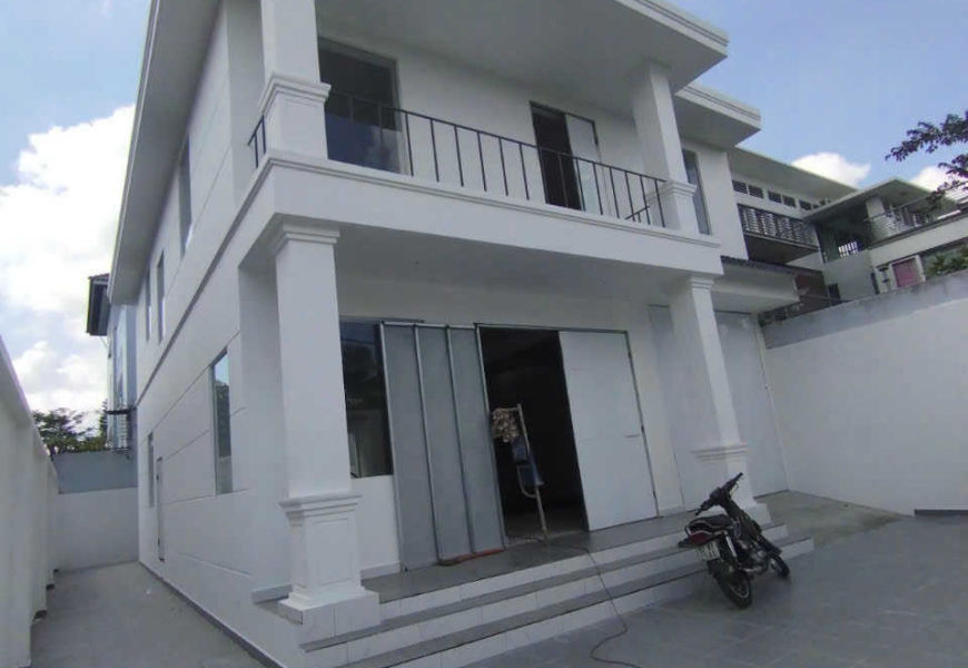 Bán biệt thự ngang 11.5m x dài 20m = 230m2 đất, mặt tiền đường 3359 Phạm Thế Hiển, q8