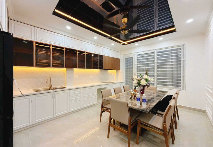 Bán nhà mới đẹp full nội thất khu Cư Xá Ngân Hàng P. Tân Thuận, TP. HCM