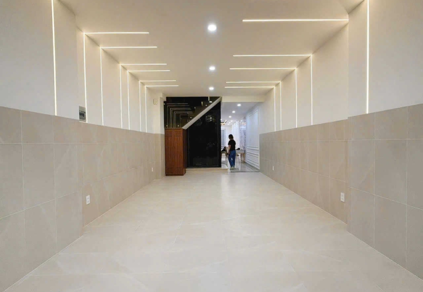 Bán nhà mới đẹp full nội thất khu Cư Xá Ngân Hàng P. Tân Thuận, TP. HCM