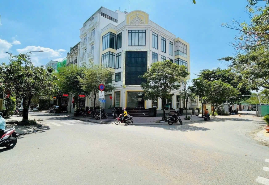 CHO THUÊ CĂN GÓC – KDC TRUNG SƠN (LIỀN KỀ HIM LAM Q7) 