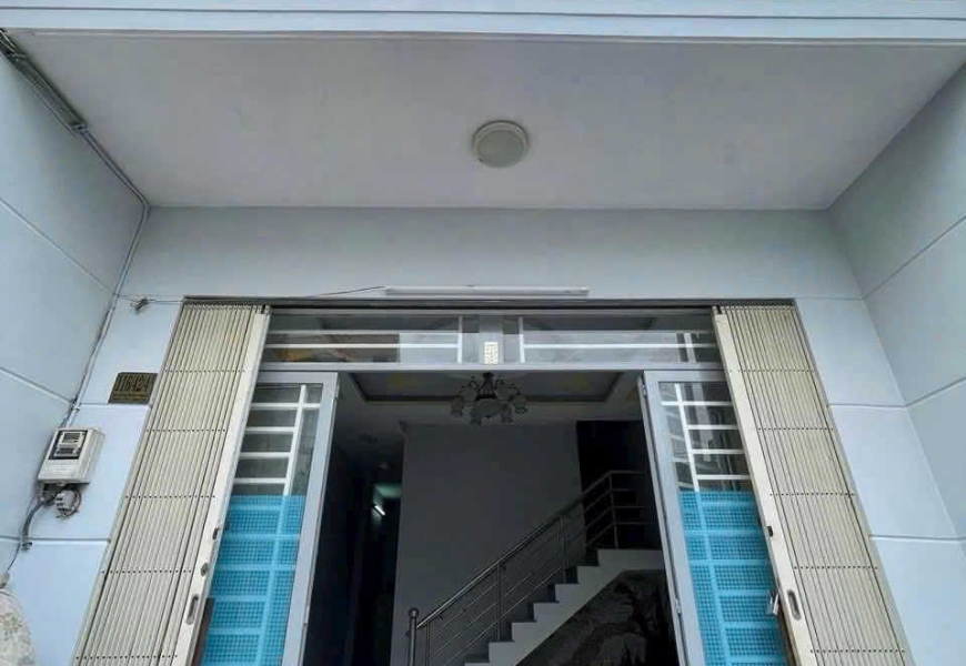 NHÀ ĐẸP - 1 LẦU,, SỔ HỒNG RIÊNG - KẾ BÊN QUẬN 7