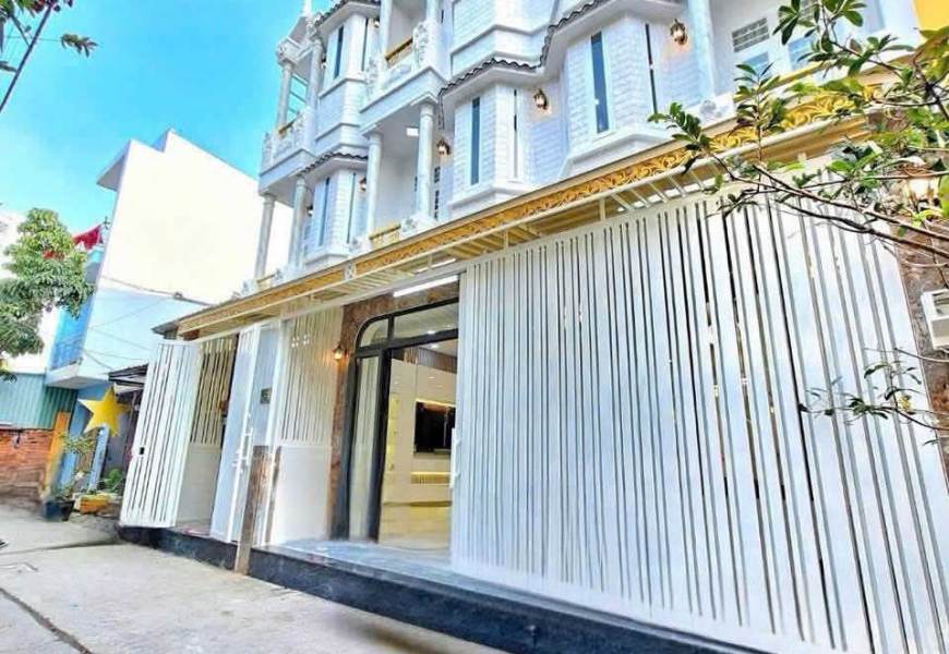 NHÀ BÁN NHÀ BÈ Vị Trí : 2266 Huỳnh Tấn Phát - Thị Trấn Nhà Bè TPHCM...! 