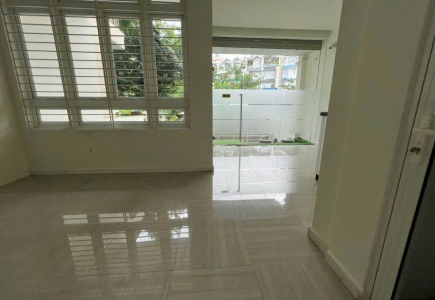 Cho Thuê Nhà Mặt Tiền Đường Số 11 Khu Dân Cư Him Lam P.Tân Quy Quận 7, Vị trí nằm gần Siêu thị Lottemat
