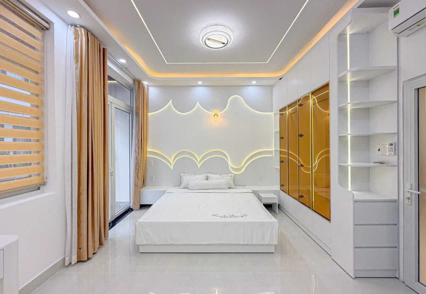 Hot hot siêu phẩm vừa hoàn thiện Bán Nhà Hẻm Xe Hơi Đường Gò Ô Môi, Quận 7 - Xe Hơi Đậu Trong Nhà - Cạnh Phú Mỹ Hưng