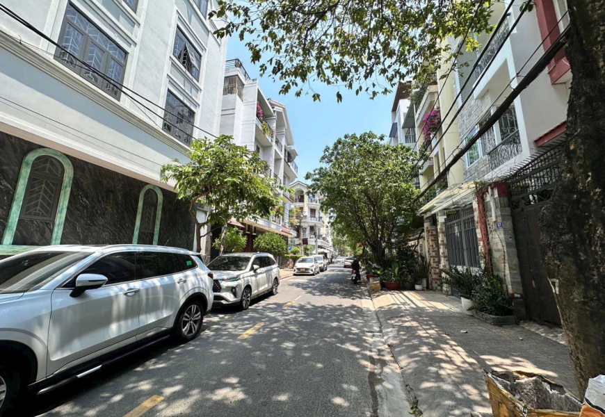 0909227199 SIÊU PHẨM TRUNG SƠN - 10 PHÒNG NGỦ - GẦN CÔNG VIÊN & BV QUỐC TẾ   Anh chị tìm nhà vừa ở vừa có thu nhập hoặc làm CHDV/Văn phòng, Phòng khám, Tiệm thuốc tây không thể bỏ qua  Vị trí: KDC Trung Sơn, sát bên Bệnh viện Nam Sài Gòn. Đường lớn, x