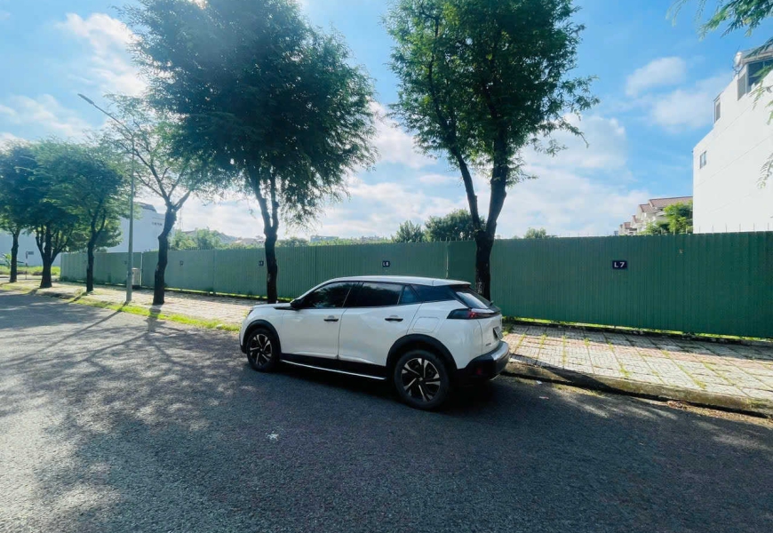 bán 7 lô đất khu Sadeco ven sông Tân phong,Q7