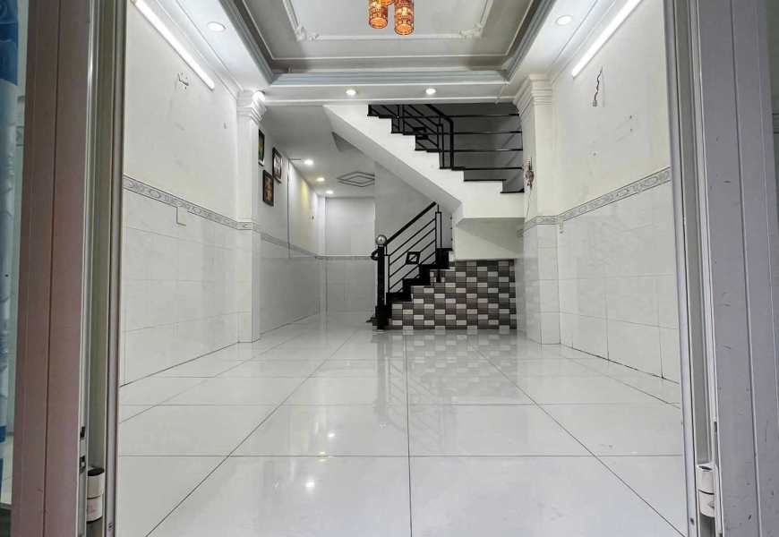 Bán nhà Hẻm 64/14 Bùi văn ba: gần chợ Bùi văn ba, trường học ,siêu thị tiện ích