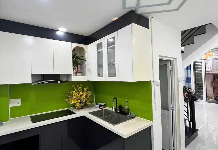 Bán nhà Hẻm 64/14 Bùi văn ba: gần chợ Bùi văn ba, trường học ,siêu thị tiện ích