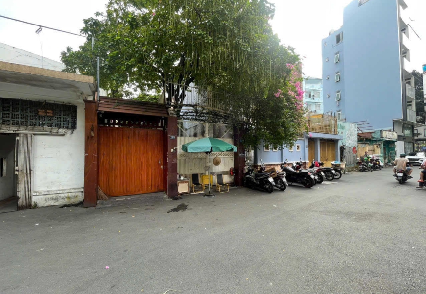 Đất lớn siêu hiếm ngay trung tâm Q4, góc pasteur - Trần Quốc Toản