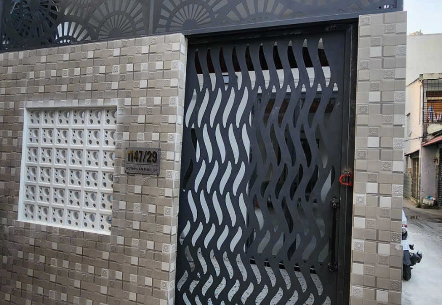 BÁN NHÀ CĂN GỐC ĐẸP 1147/ HUỲNH TẤN PHÁT, PHÚ THUẬN Q7